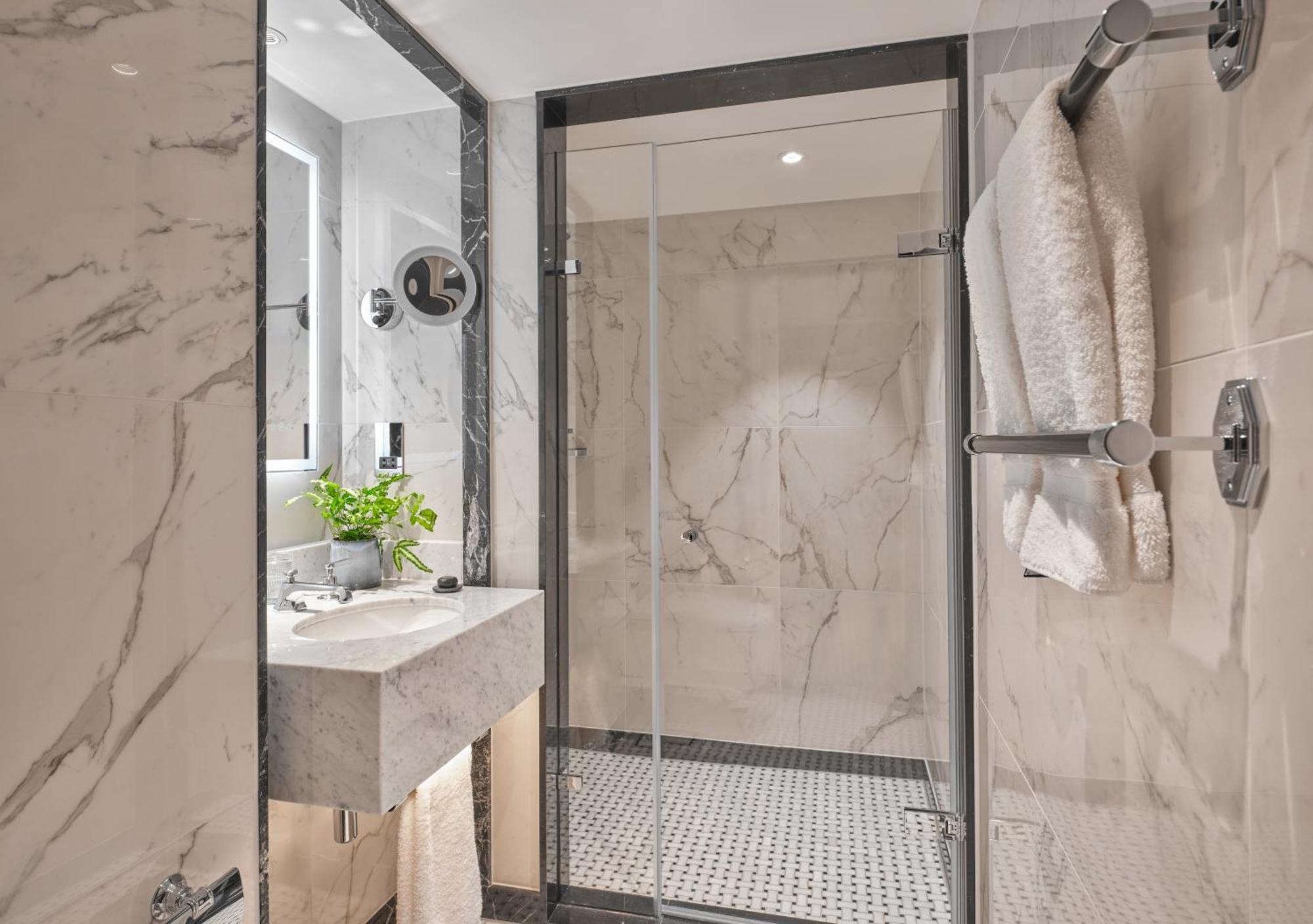 The Mayfair Townhouse - An Iconic Luxury 5* Londra